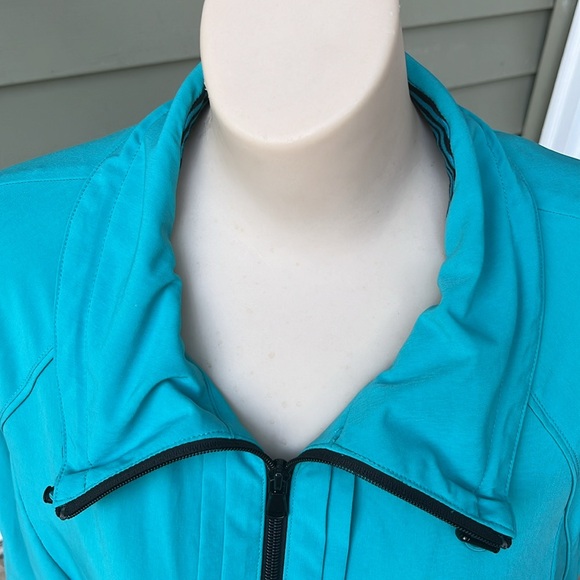 BNWOT Chico’s Zenergy turquoise, full zip lightweight jacket - Picture 2 of 16